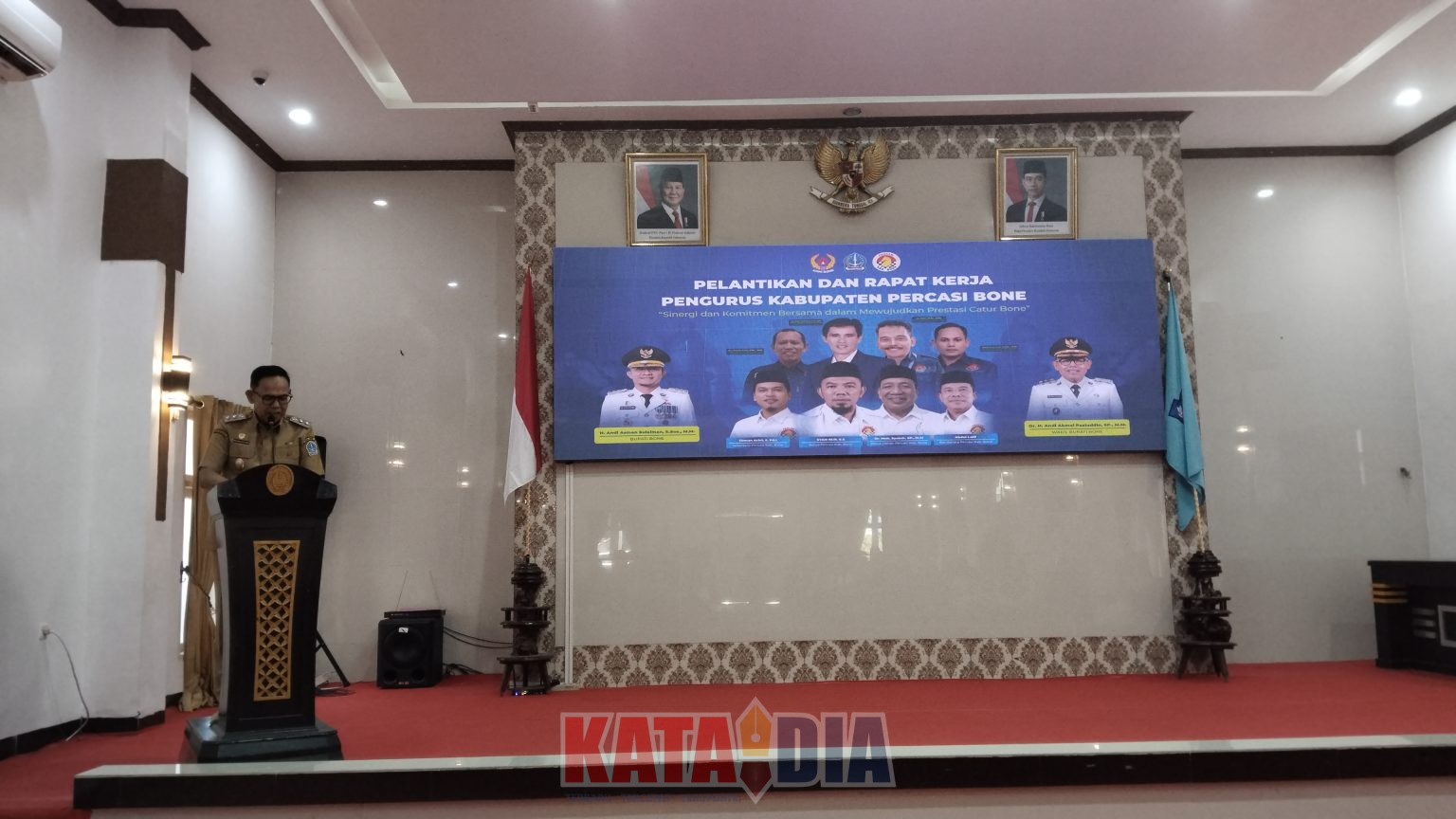 Wakil Bupati Bone, Andi Akmal Pasluddin, memberikan motivasi kepada pengurus Persatuan Catur Seluruh Indonesia (Percasi Kabupaten Bone) yang baru saja dilanti