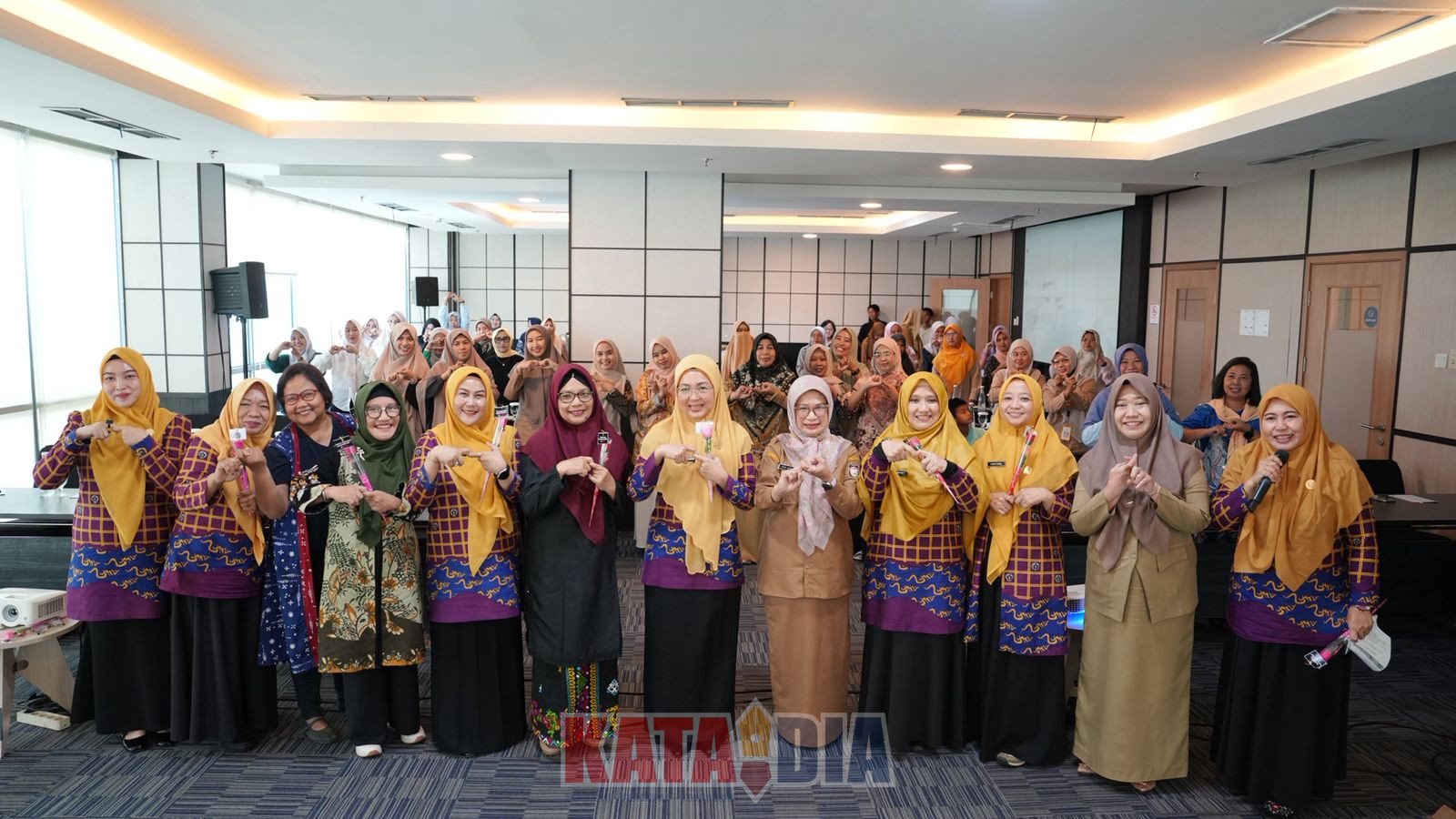 Bunda PAUD Kota Makassar, Melinda Aksa, menegaskan pentingnya penguatan peran keluarga dan lembaga pendidikan dalam meningkatkan kualitas hidup anak sejak usia dini.