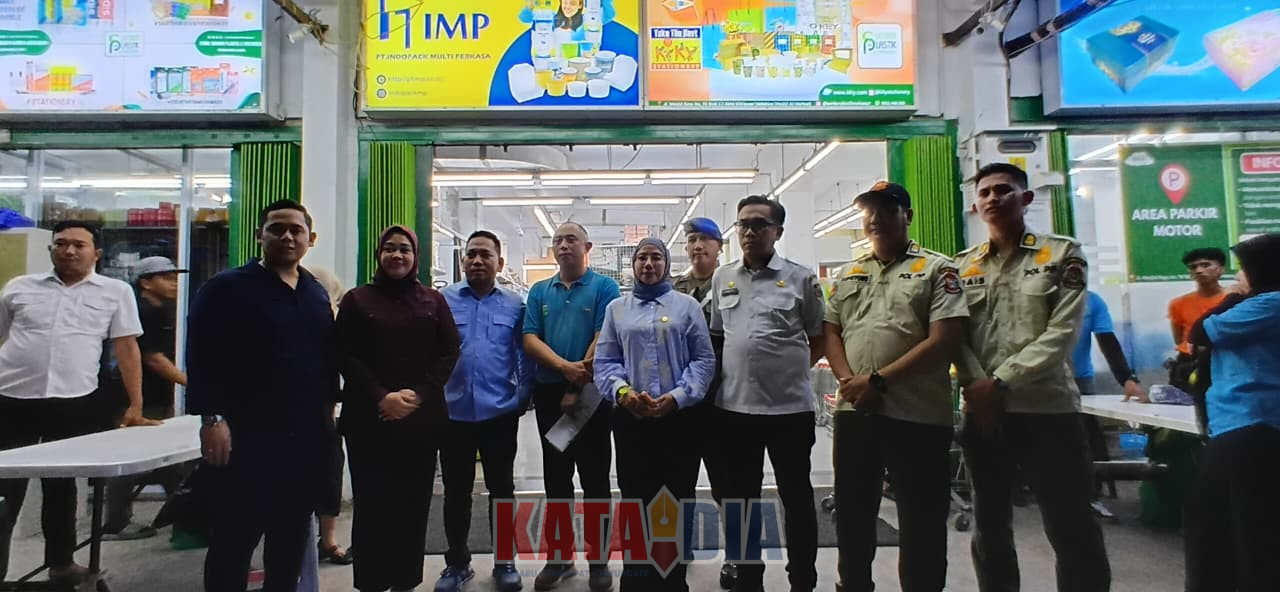 Gabungan Komisi A dan Komisi B DPRD Kota Makassar bersama Dinas Perdagangan (Disperindag), Satpol PP, serta PD Parkir Makassar Raya melakukan inspeksi mendadak (sidak