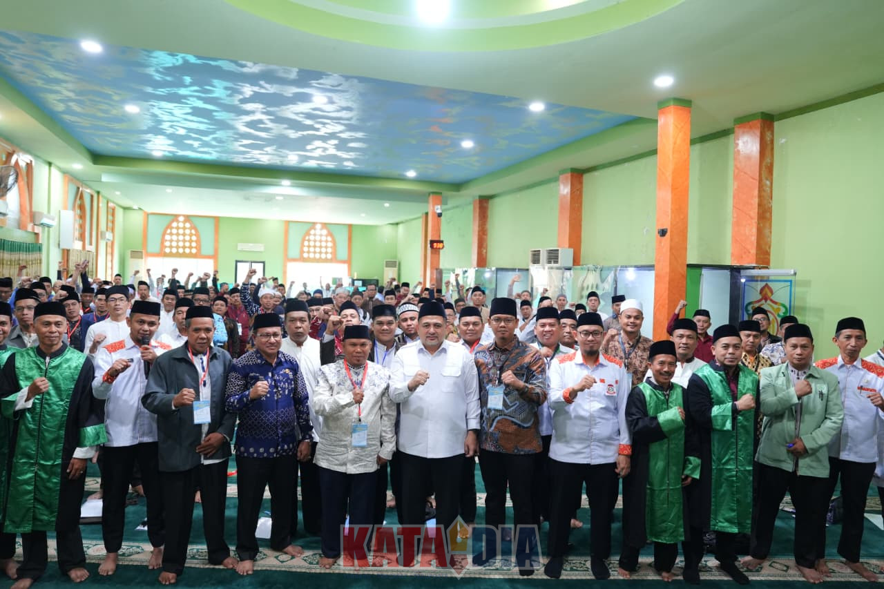 Wali Kota Makassar, Munafri Arifuddin, menegaskan komitmen Pemerintah Kota Makassar dalam menghadirkan imam kelurahan yang berkualitas melalui proses seleksi yang ketat, objektif, dan berintegritas.