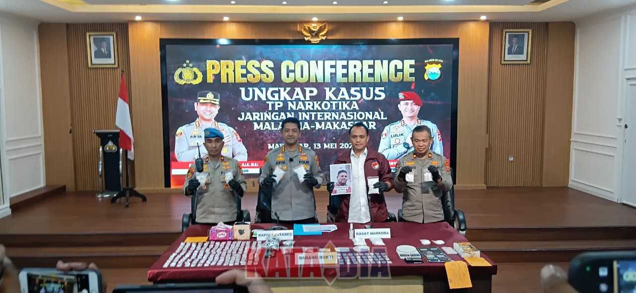 Polrestabes Makassar kembali mengungkap jaringan peredaran narkotika internasional yang beroperasi di wilayah Kota Makassar.