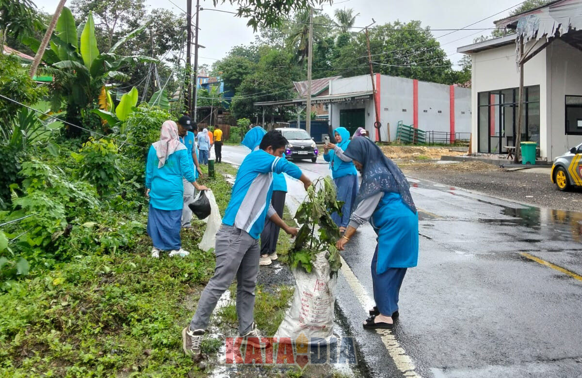 Kantor Urusan Agama (KUA) Kecamatan Bontobahari menggelar kegiatan ekoteologi