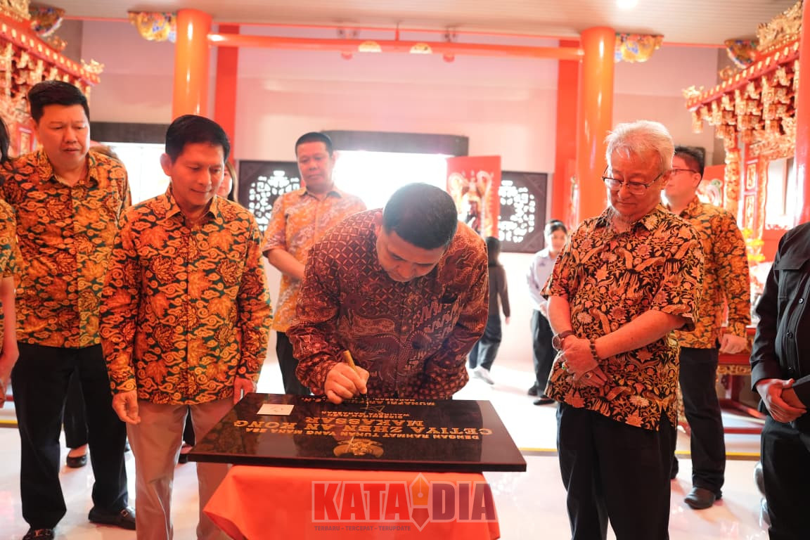 Wali Kota Makassar, Munafri Arifuddin, meresmikan Cetiya Zhen An Kong "Sam Ong Hu" Makassar yang berlokasi di Jalan Pangeran Diponegoro