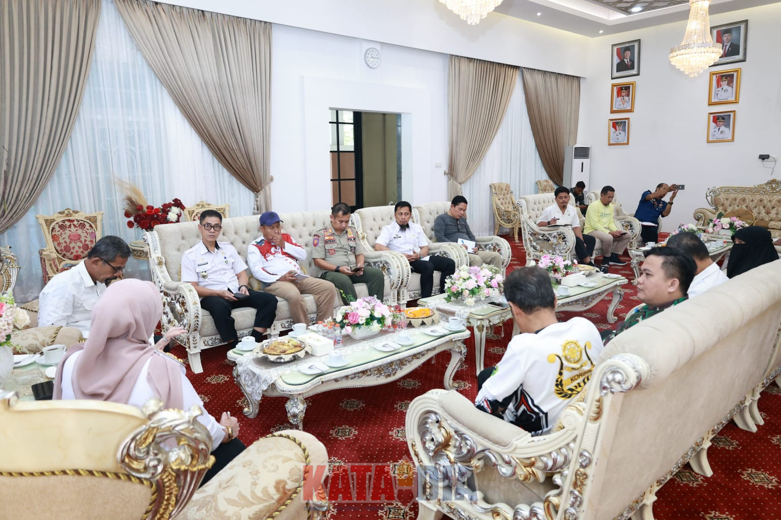 Sehari setelah launching layanan Call Center 112 dan sejumlah aplikasi digital daerah, Bupati Barru