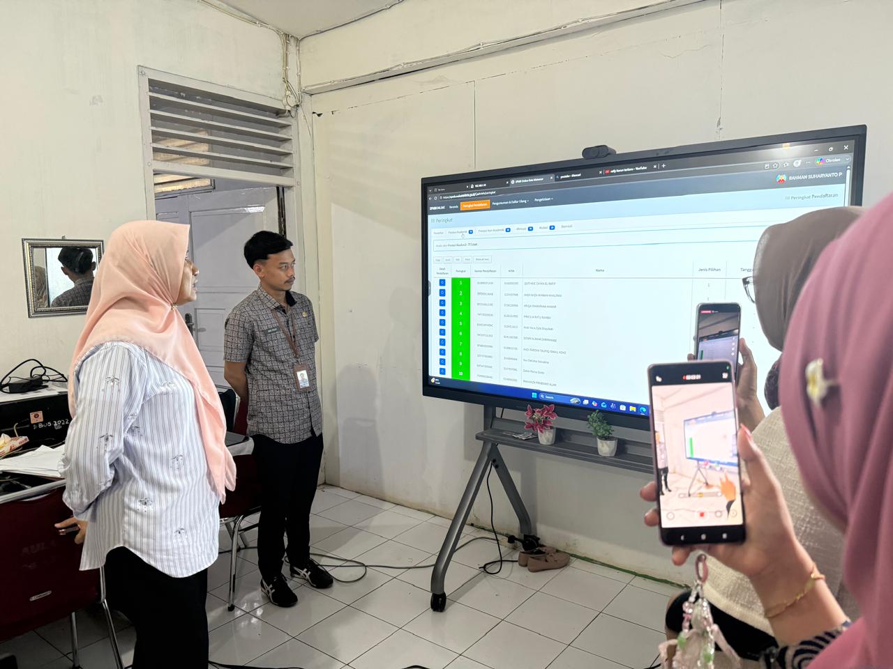 Dinas Pendidikan Kota Makassar mulai mempersiapkan berbagai langkah antisipasi menjelang pembukaan Sistem Penerimaan Murid Baru (SPMB) Tahun 2026 jalur domisili yang diperkirakan menjadi jalur dengan jumlah pendaftar terbanyak.