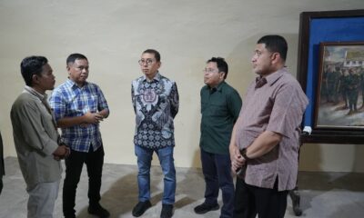 Wali Kota Makassar, Munafri Arifuddin, mendampingi Menteri Kebudayaan RI, Fadli Zon meninjau kawasan Benteng Rotterdam, K