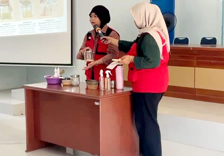 Komitmen nyata dalam mendukung langkah adaptasi perubahan iklim berbasis potensi lokal kembali ditunjukkan oleh mahasiswa KKN Tematik 116 Perubahan Iklim Universitas Hasanuddin