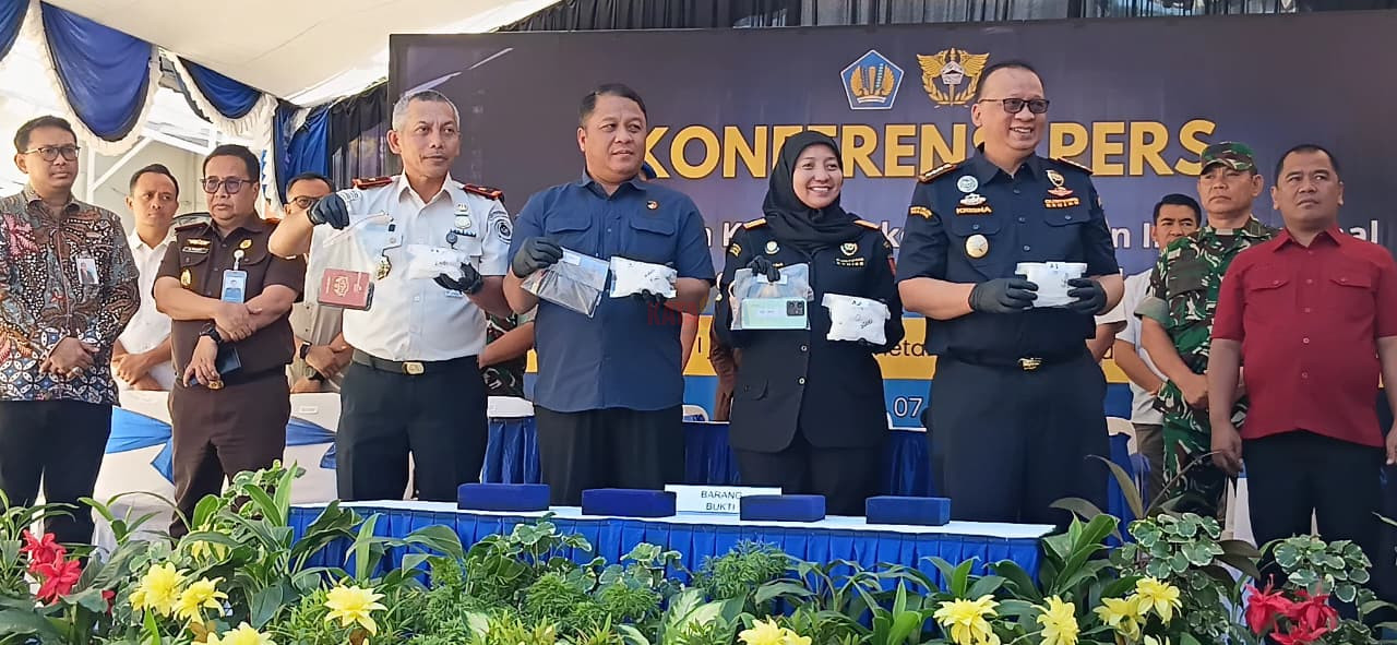 Bea Cukai Makassar bersama Kantor Wilayah Direktorat Jenderal Bea dan Cukai (DJBC) Sulawesi Bagian Selatan serta Kepolisian Daerah Sulawesi Selatan