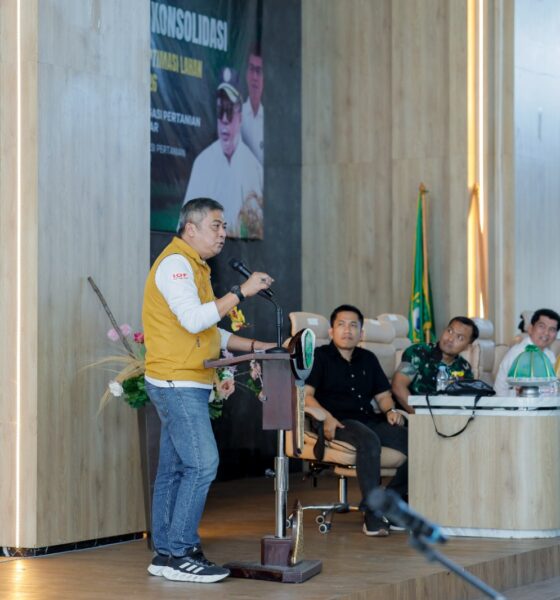 Mewakili Bupati Barru Andi Ina Kartika Sari, Wakil Bupati Barru, Dr. Ir. Abustan A. Bintang, M.Si.,