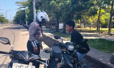 Satuan Lalu Lintas (Satlantas) Polres Bulukumba meningkatkan patroli rutin di kawasan Jalan Dua Jalur Pantai Merpati