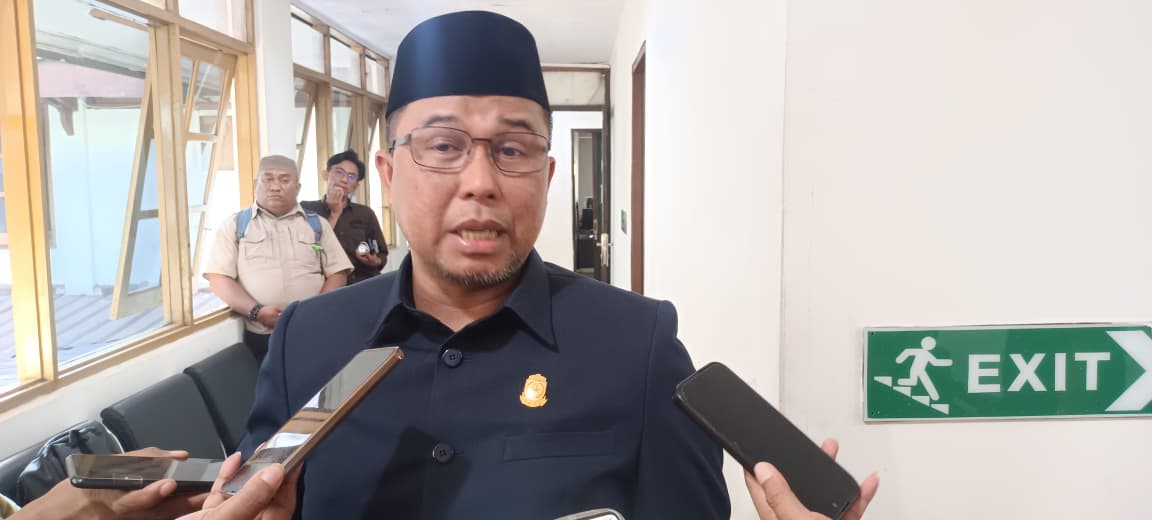 Fraksi Partai Keadilan Sejahtera (PKS) DPRD Kota Makassar menyoroti rendahnya serapan belanja modal serta belum optimalnya Pendapatan Asli Daerah (PAD)