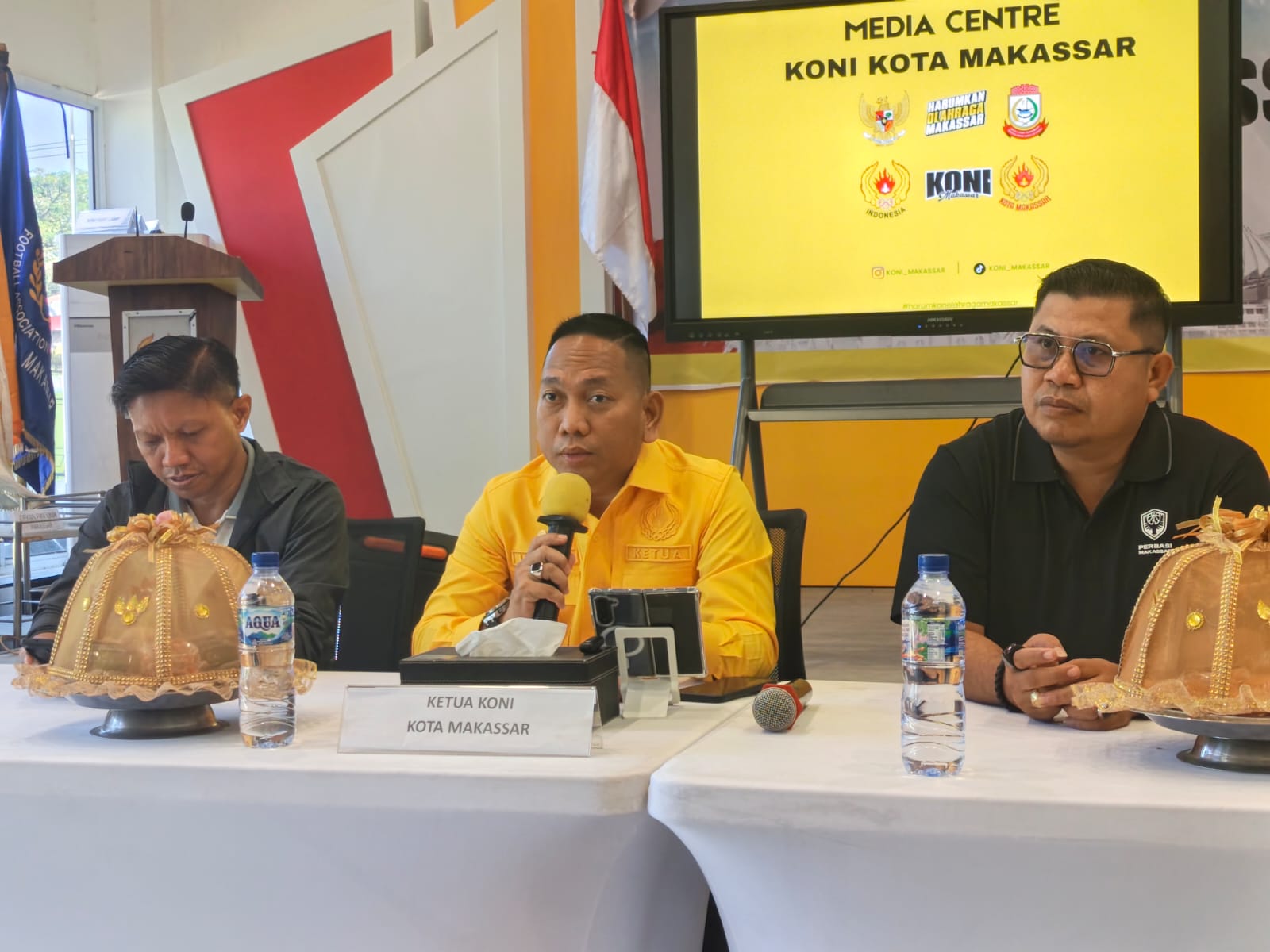 Ketua Komite Olahraga Nasional Indonesia (KONI) Kota Makassar, Ismail, akhirnya angkat bicara merespon berbagai tudingan dan informasi yang beredar di media sosial.
