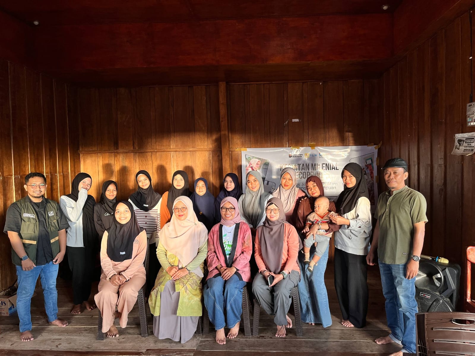 Rumah BUMN Selayar menggelar pelatihan bertajuk "Milenial Ecoprint: Menapak Jejak Warna Alam Lewat Tangan Perempuan"
