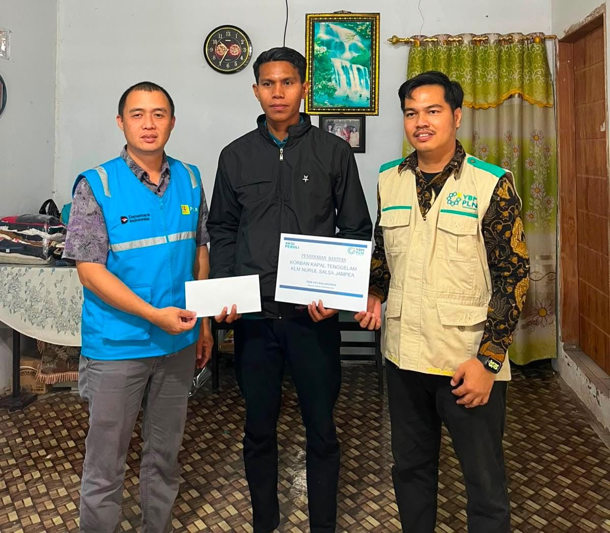 Yayasan Baitul Maal (YBM) PLN UP3 Bulukumba melalui PLN Unit Layanan Pelanggan (ULP) Selayar