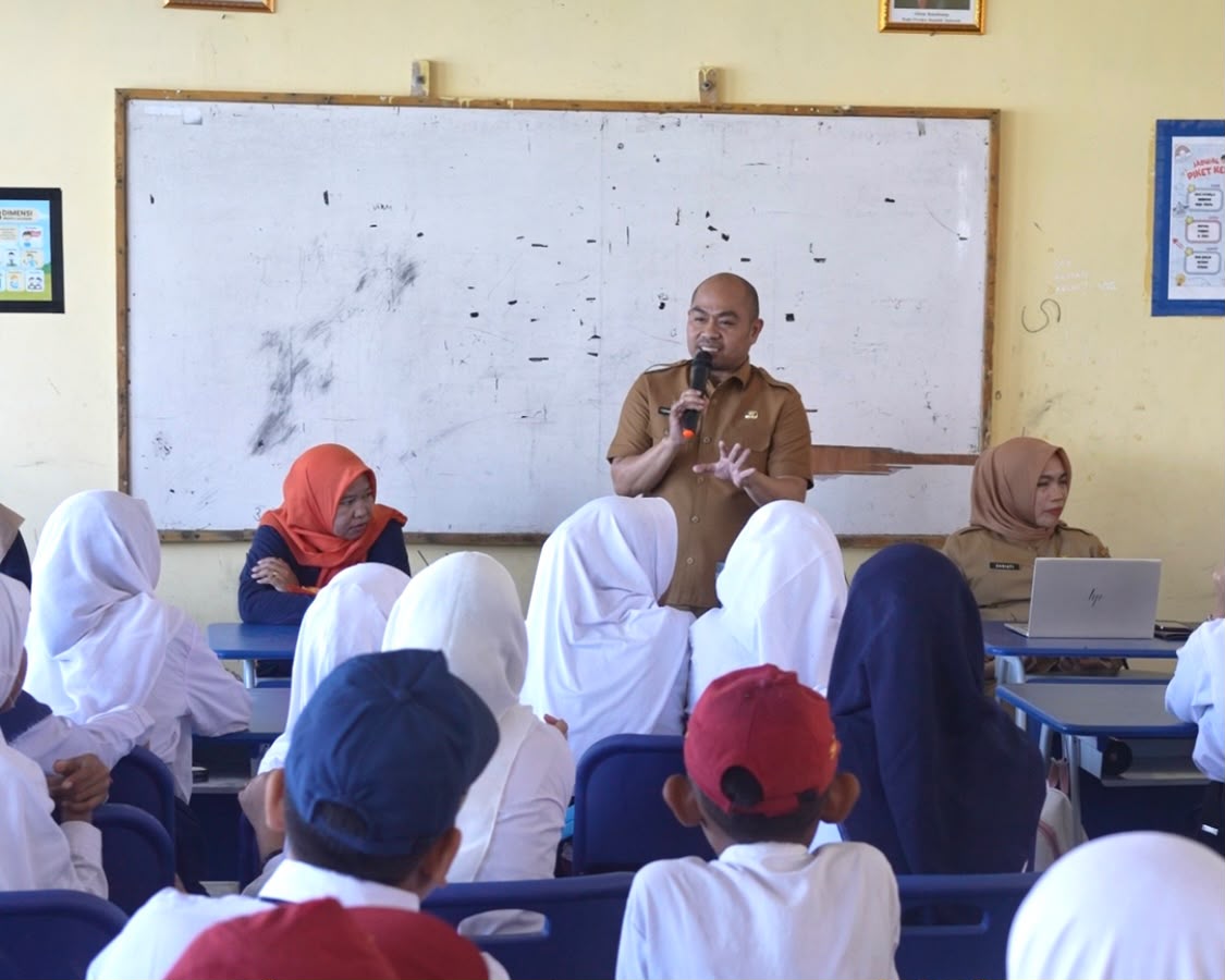 Pemerintah Kota Makassar melalui Dinas Komunikasi dan Informatika (Diskominfo) terus memperluas edukasi literasi digital hingga ke wilayah kepulauan.