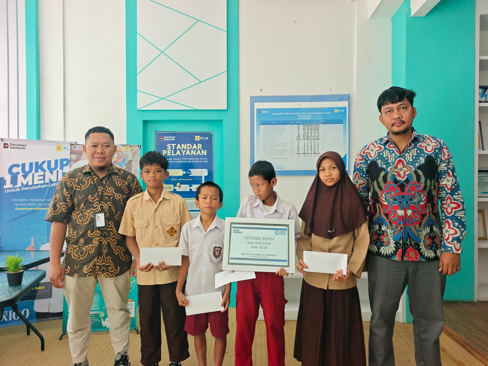 Yayasan Baitul Maal (YBM) PLN UP3 Bulukumba kembali menunjukkan komitmennya dalam mendukung dunia pendidikan melalui program YBM Peduli Pendidikan.
