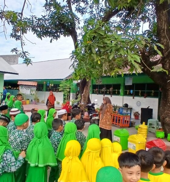 Komitmen terhadap kepedulian lingkungan terus ditanamkan oleh SD Muhammadiyah Perumnas.