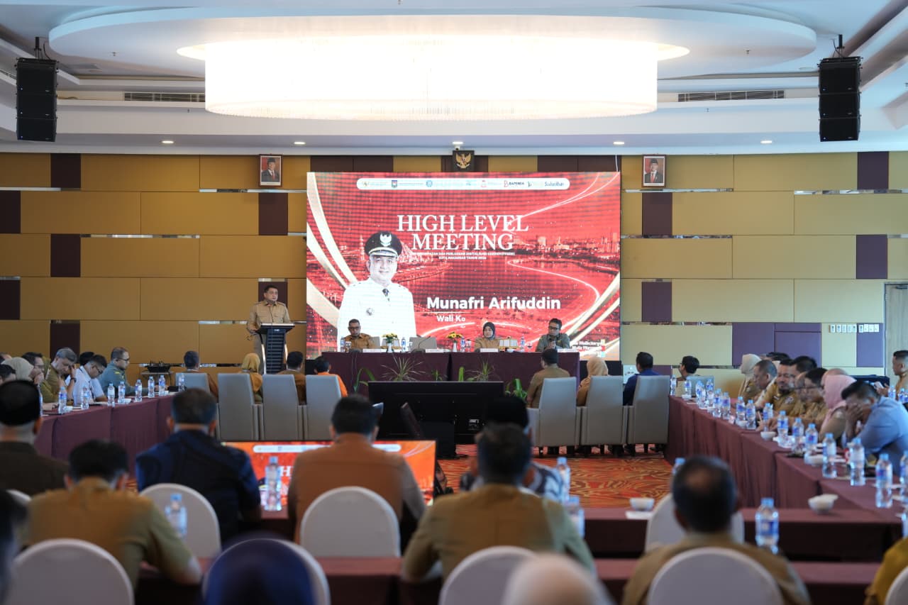 Wali Kota Makassar, Munafri Arifuddin, menegaskan bahwa transformasi digital di lingkungan Pemerintah Kota Makassar harus menghasilkan perubahan nyata dalam tata kelola pemerintahan dan tidak berhenti pada tataran wacana maupun kegiatan seremonial semata.