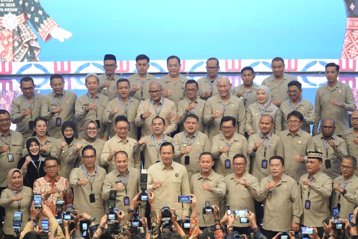 Wali Kota Makassar Munafri Arifuddin bersama Wakil Wali Kota Aliyah Mustika Ilham kompak menghadiri penutupan Rapat Kerja Nasional (Rakernas) XVIII Asosiasi Pemerintah Kota Seluruh Indonesia (APEKSI) Tahun 2026