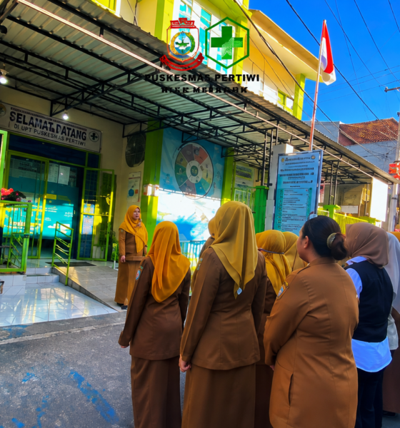 Puskesmas Pertiwi menggelar apel pagi pada Senin, 10 Agustus 2026, sebagai bagian dari penguatan disiplin, koordinasi, dan kesiapan jajaran dalam memberikan pelayanan kesehatan kepada masyarakat.