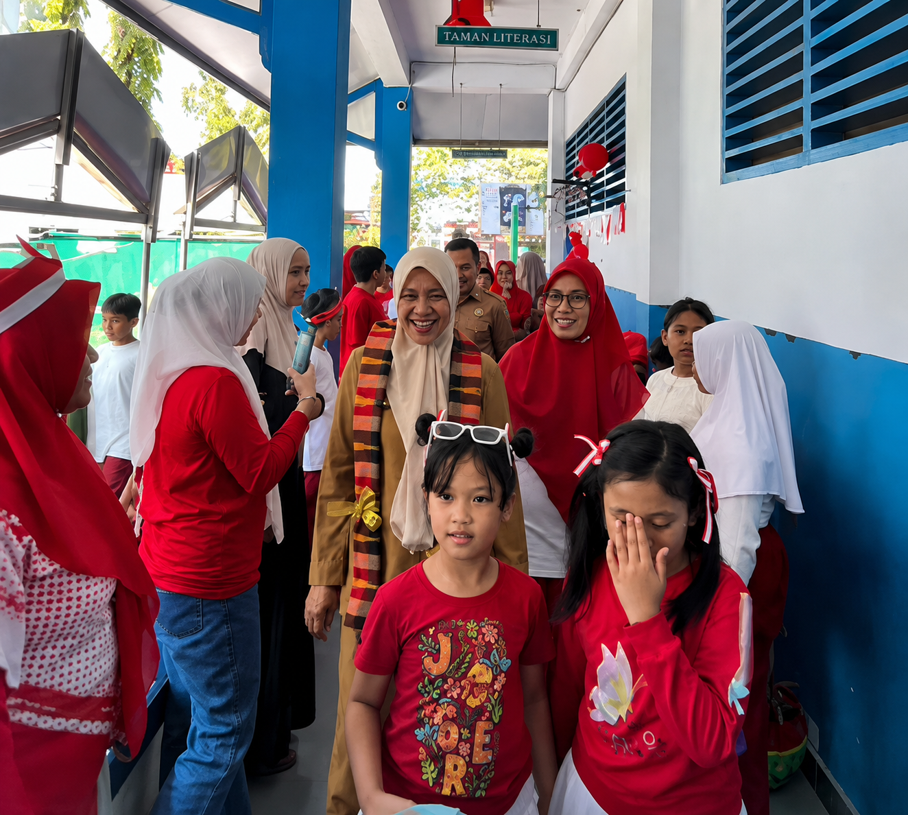 Achi Soleman meresmikan Taman Literasi SD Pertiwi Kota Makassar sebagai ruang edukatif ramah anak untuk mendorong minat baca dan kreativitas siswa sejak dini.