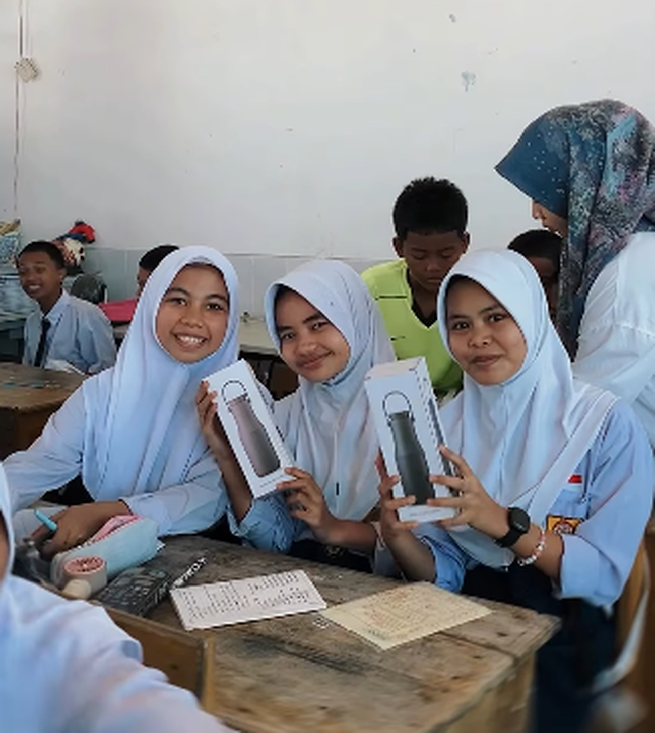 Program Kominfo Makassar Goes to School menyambangi SMP Negeri 42 Bonetambu untuk membekali para pelajar dengan pemahaman mengenai literasi digital