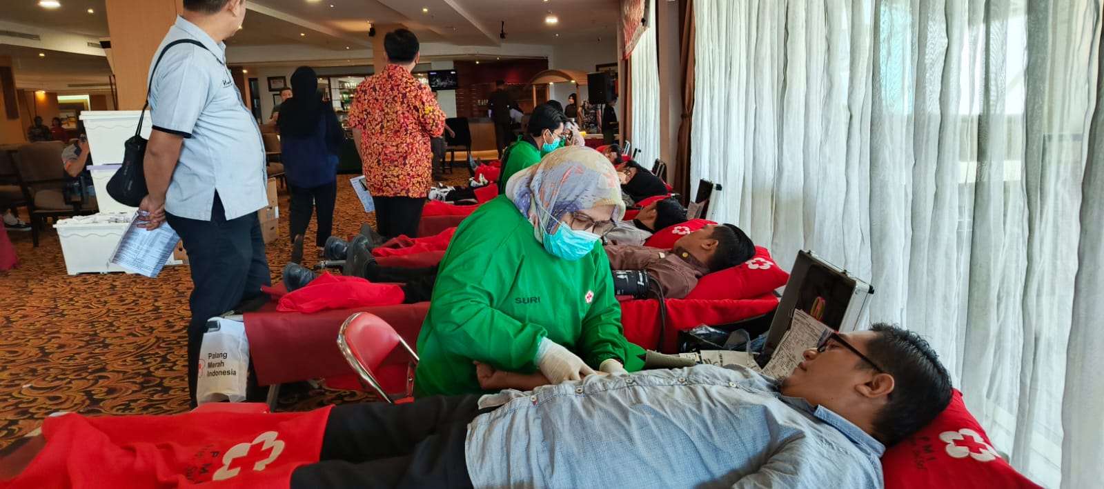 Swiss-Belinn Panakkukang Makassar kembali menunjukkan kepeduliannya terhadap masyarakat melalui kegiatan donor darah yang bekerja sama dengan Palang Merah Indonesia (PMI) Provinsi Sulawesi Selatan.