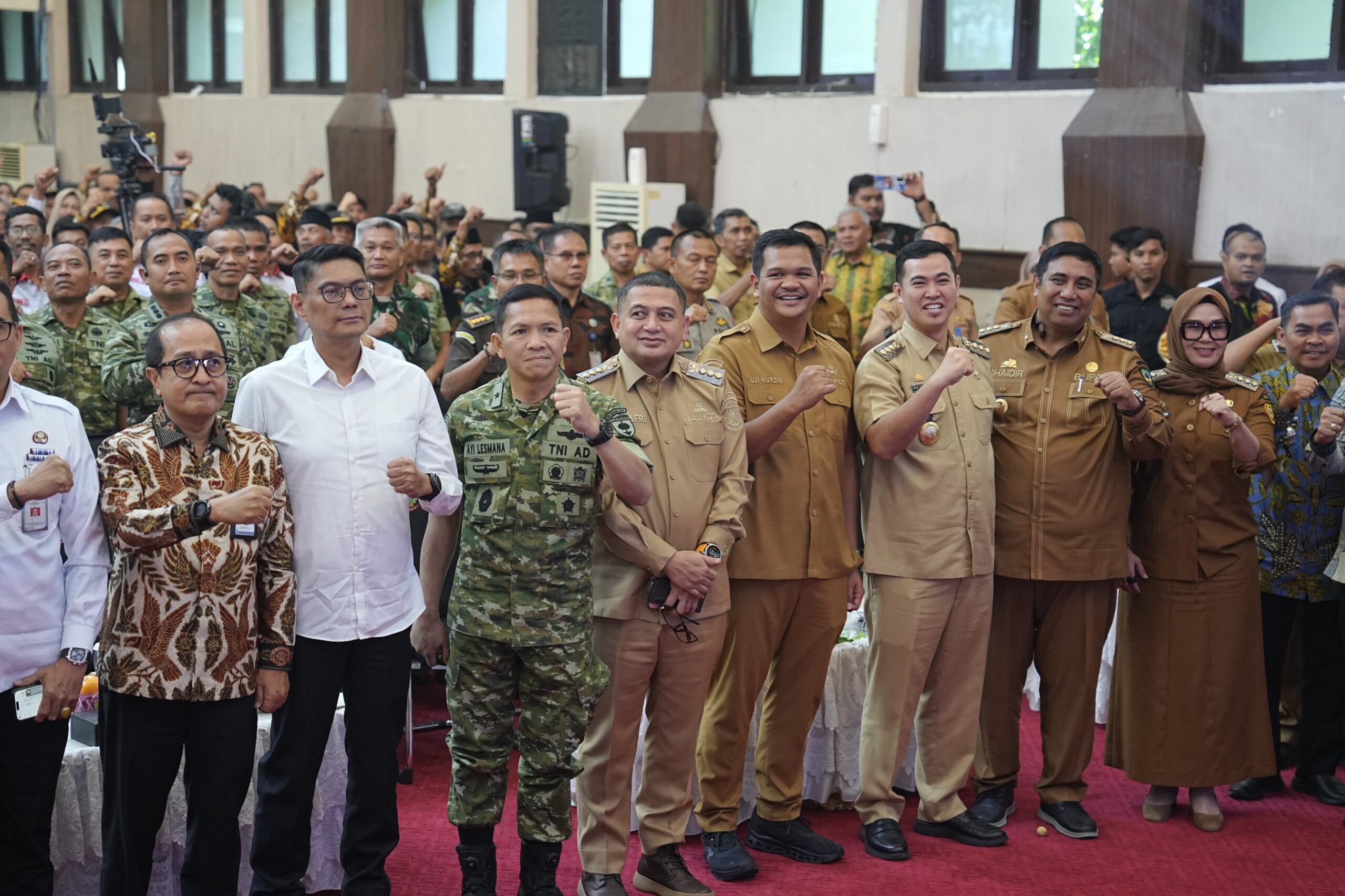 Bupati Barru, Andi Ina Kartika Sari, menegaskan komitmen Pemerintah Kabupaten Barru untuk mendukung penuh implementasi program Koperasi Desa/Kelurahan Merah Putih (KDKMP