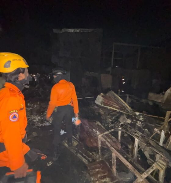 Kebakaran melanda kawasan permukiman padat di Jalan Kandea 3 Lorong 2 dan 3, Kelurahan Baraya, Kecamatan Bontoala, Kota Makassar, Senin (10/8/2026) malam.