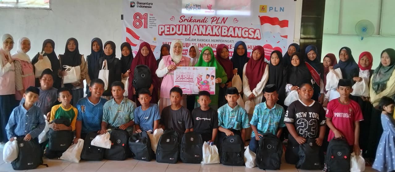Menyambut Hari Kemerdekaan Republik Indonesia ke-81, Srikandi PT PLN (Persero) UP3 Bulukumba