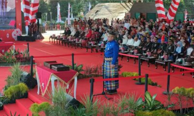 Balutan Pakaian Adat Bugis mewarnai upacara penurunan duplikat Bendera Merah Putih