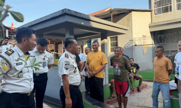 Kepala Lembaga Pemasyarakatan (Kalapas) Narkotika Sungguminasa, Moh Ilham Agung Setyawan, langsung melakukan blusukan ke blok hunian sekaligus menyapa warga binaan,