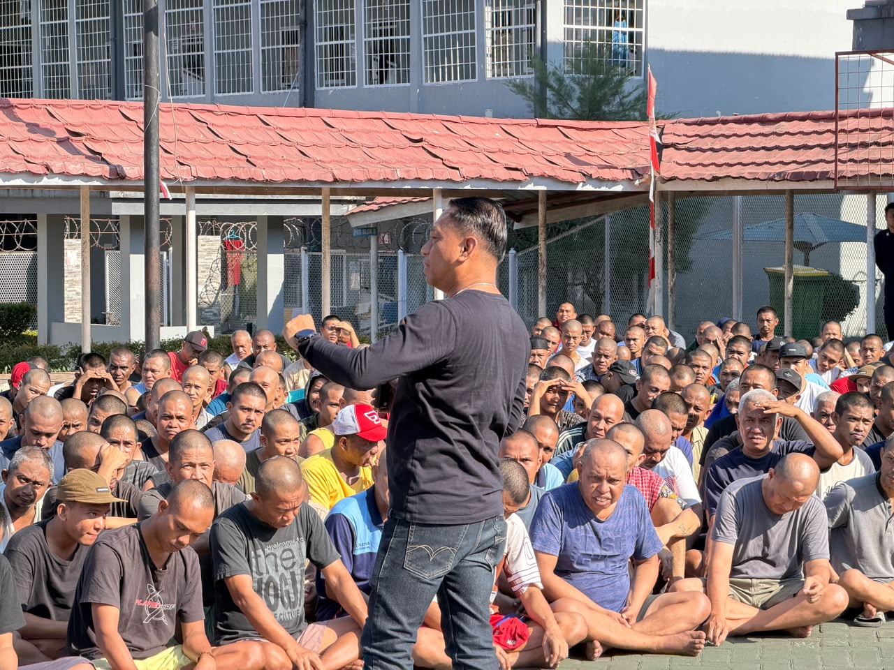 Kepala Lapas Narkotika Kelas IIA Sungguminasa, Moh. Ilham Agung Setyawan,