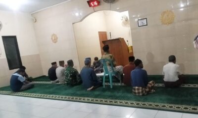 Babinsa Koramil 1409-08/Bontonompo Serka Rifai menggelar Safari Sholat Subuh bersama warga di Desa Kalebarembeng, Gowa, sekaligus memperkuat silaturahmi dan Komsos.
