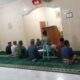 Babinsa Koramil 1409-08/Bontonompo Serka Rifai menggelar Safari Sholat Subuh bersama warga di Desa Kalebarembeng, Gowa, sekaligus memperkuat silaturahmi dan Komsos.