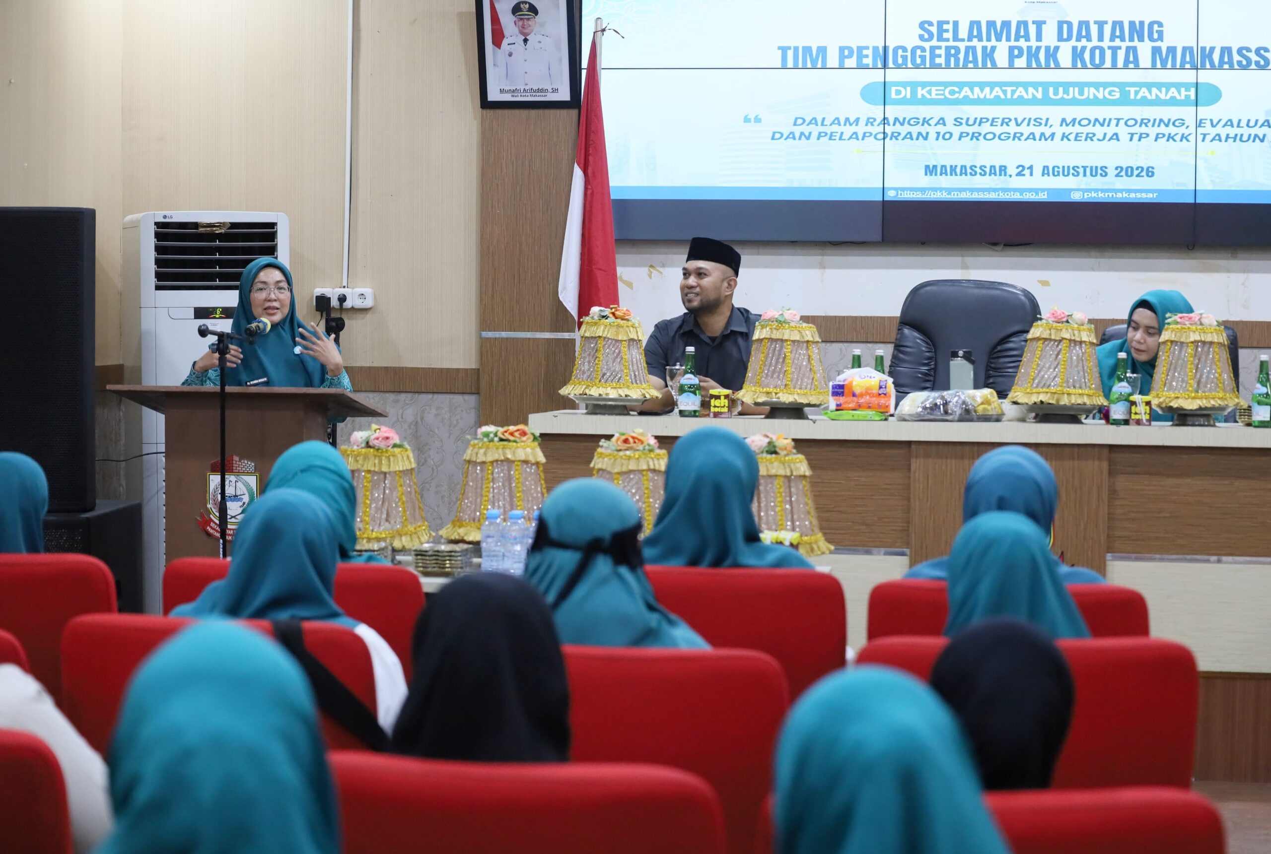 Ketua Tim Penggerak PKK Kota Makassar, Melinda Aksa, mengapresiasi kinerja Pemerintah Kecamatan Ujung Tanah