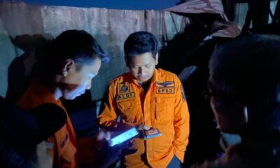 Badan Penanggulangan Bencana Daerah (BPBD) Kota Makassar melakukan penanganan kebakaran yang melanda satu rumah permanen