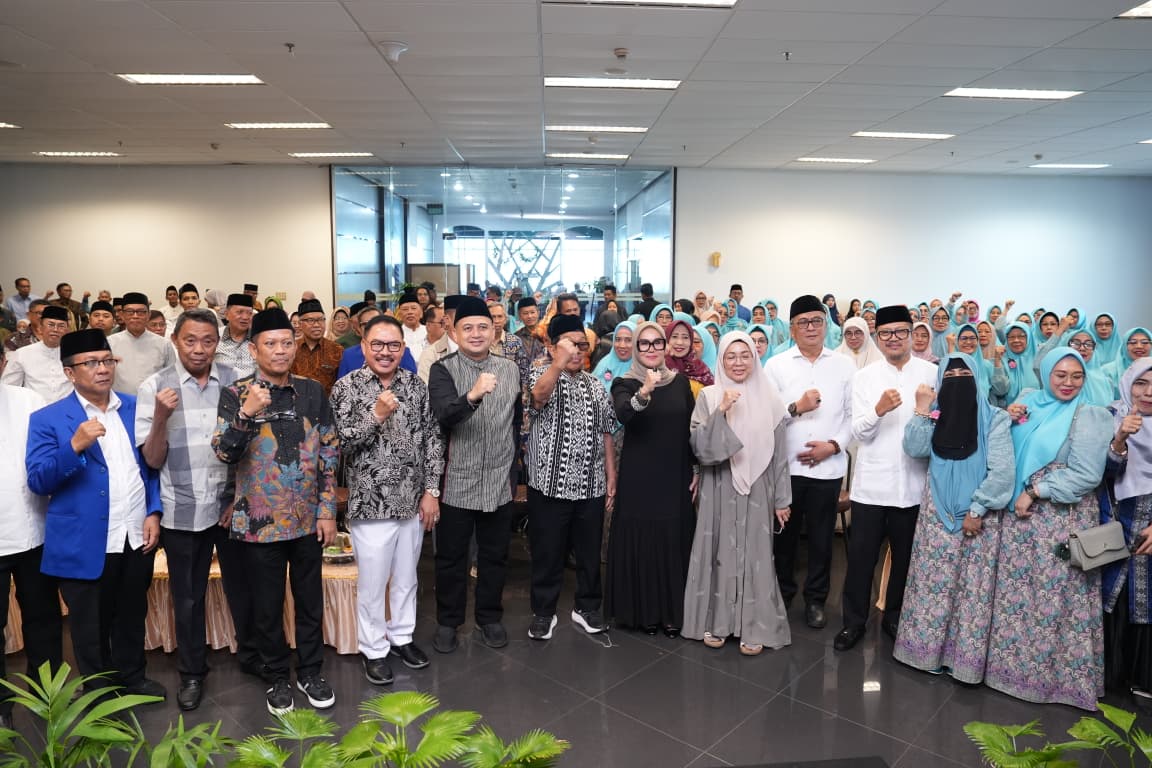 Wali Kota Makassar, Munafri Arifuddin, bersama Ketua TP PKK Kota Makassar, Melinda Aksa,