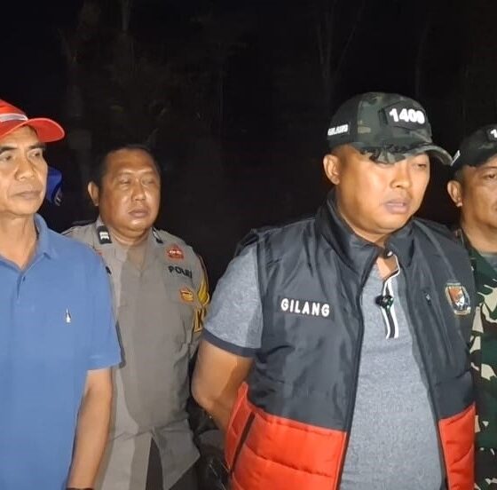 Dandim 1409/Gowa Letkol Inf Gilang Nugraha Kresnadi memimpin penggerebekan judi sabung ayam di Bontomarannu, Gowa, bersama TNI dan Polri.