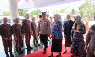 Bupati Barru Andi Ina Kartika Sari menyambut kunjungan Kajati Sulsel Muhammad Syarifuddin di Kejaksaan Negeri Barru untuk memperkuat sinergi dan koordinasi antarlembaga.