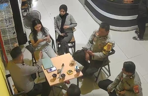 Aksi perusakan brutal menimpa Virendy Cafe yang sekaligus difungsikan sebagai kantor redaksi Pedomanrakyat.co.id