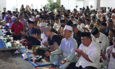 Seribuan jamaah dari berbagai kalangan memadati pelataran Masjid Modern Kurir Langit dalam perhelatan akbar Peringatan Maulid Nabi Muhammad SAW