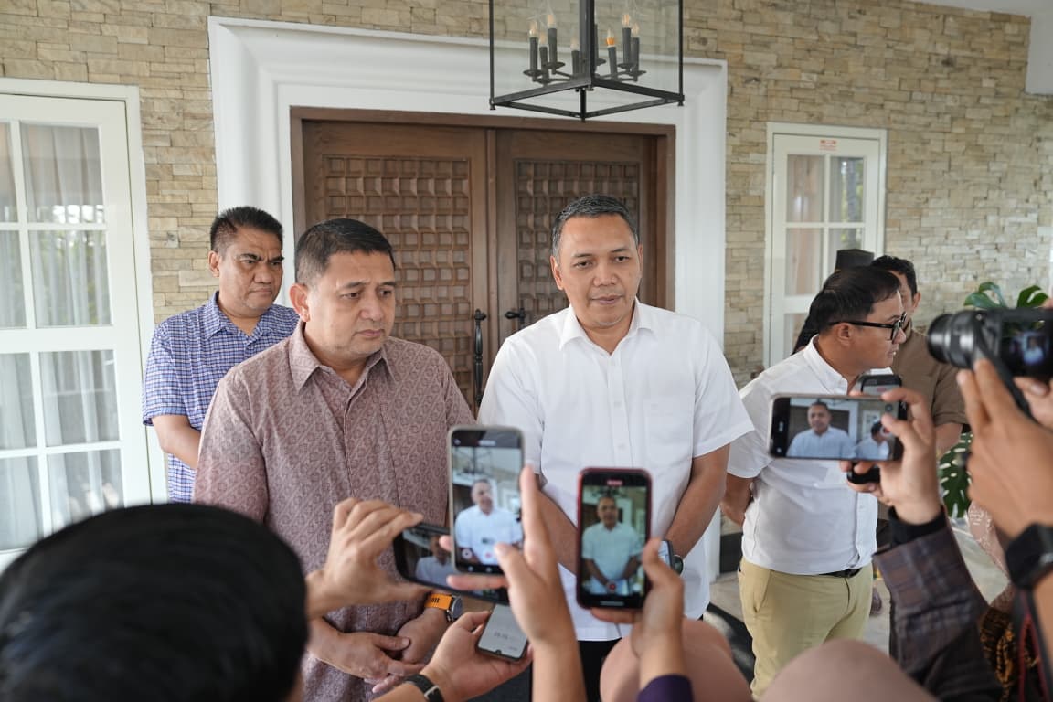 Pemerintah Kota Makassar bersama PT Pertamina Patra Niaga kembali memperkuat langkah penanganan antrean panjang kendaraan