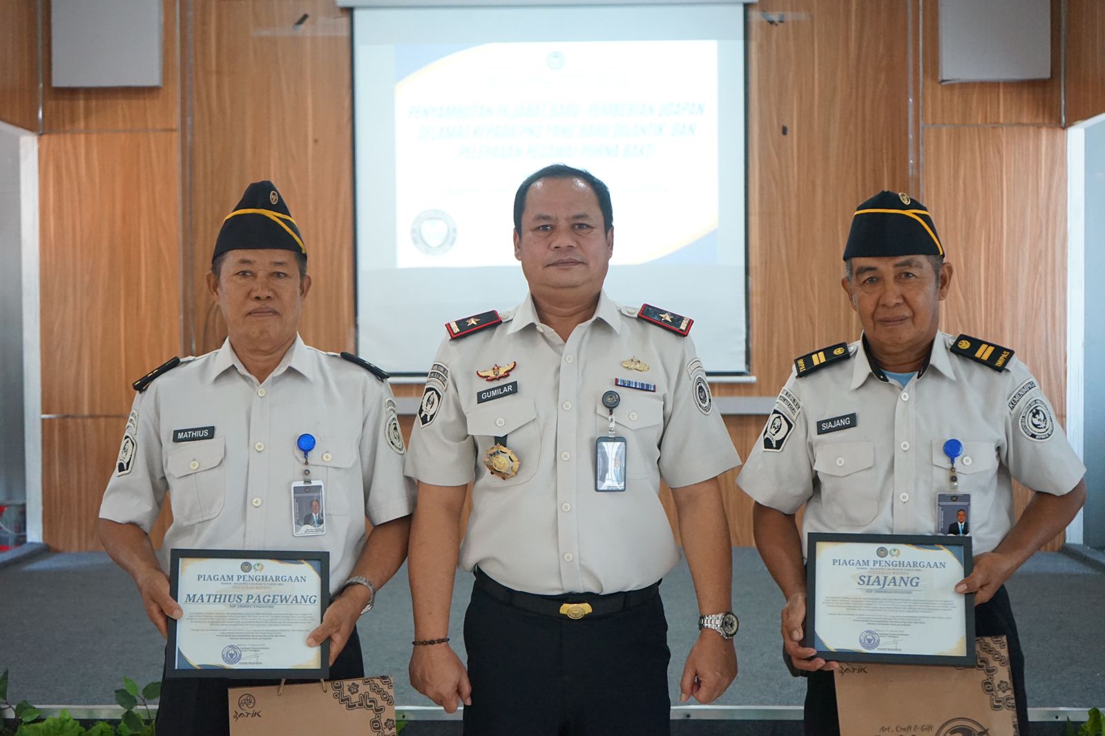Lapas Kelas I Makassar melepas dua pegawai purna bakti, menyambut pejabat manajerial baru, dan memberikan ucapan selamat kepada PNS yang baru dilantik.