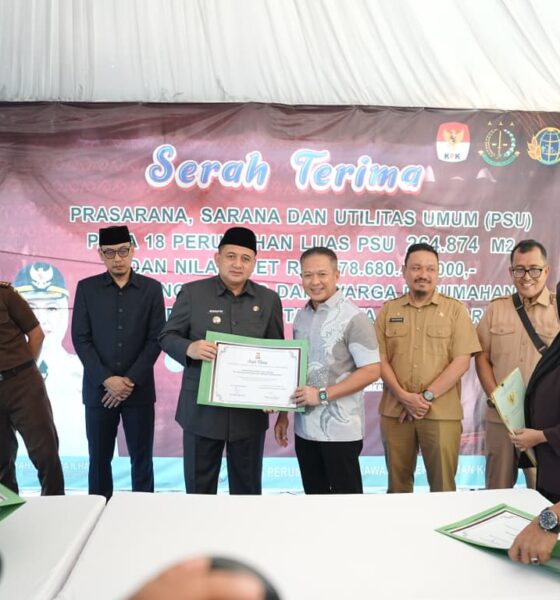 Pemerintah Kota (Pemkot) Makassar menerima penyerahan prasarana, sarana, dan utilitas (PSU)