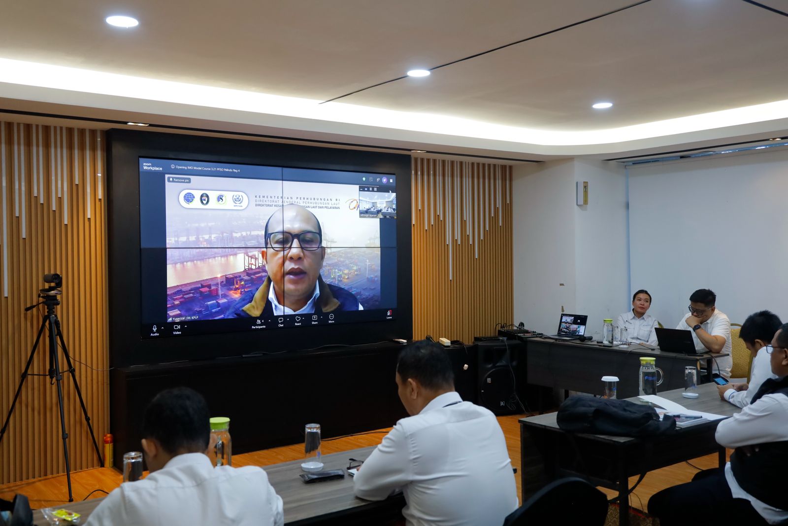 Pelindo Regional 4 memperkuat kompetensi personel keamanan fasilitas pelabuhan melalui pelatihan dan sertifikasi Port Facility Security Officer (PFSO).