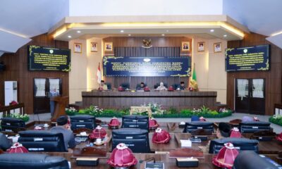 Bupati Barru Andi Ina Kartika Sari, S.H., M.Si., didampingi Wakil Bupati Barru Dr. Ir. Abustan A. Bintang, M.Si.,