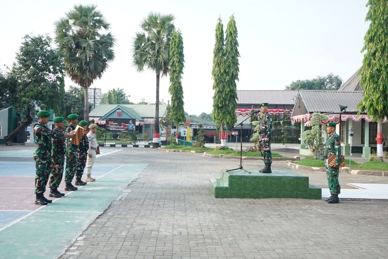 Kasdim 1409/Gowa Mayor Arh Muhammad Yuliansyah menekankan profesionalisme, kesiapsiagaan, pembinaan satuan, dan pengawasan anggaran saat upacara bendera September 2026.