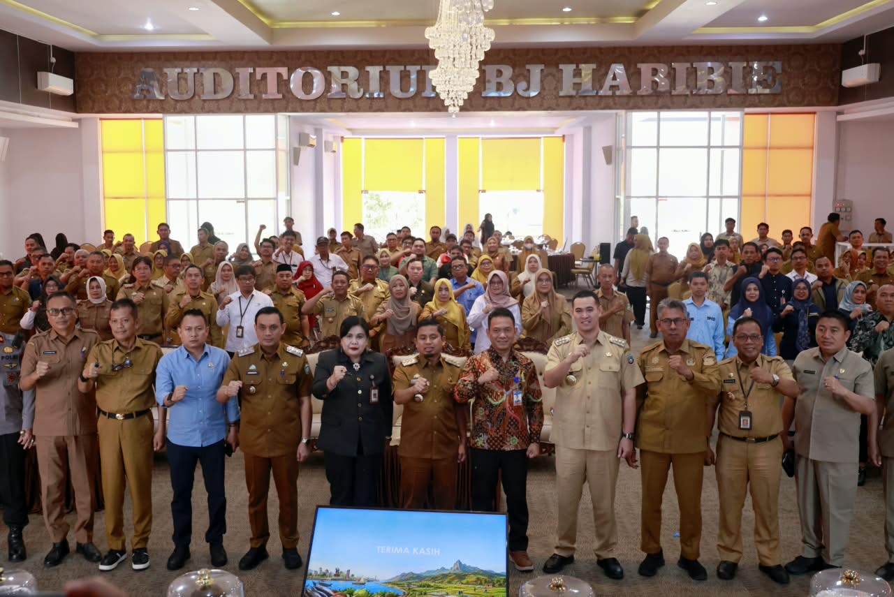 Mewakili Bupati Barru, Sekretaris Daerah Kabupaten Barru, Andi Syarifuddin, S.IP., M.Si.,