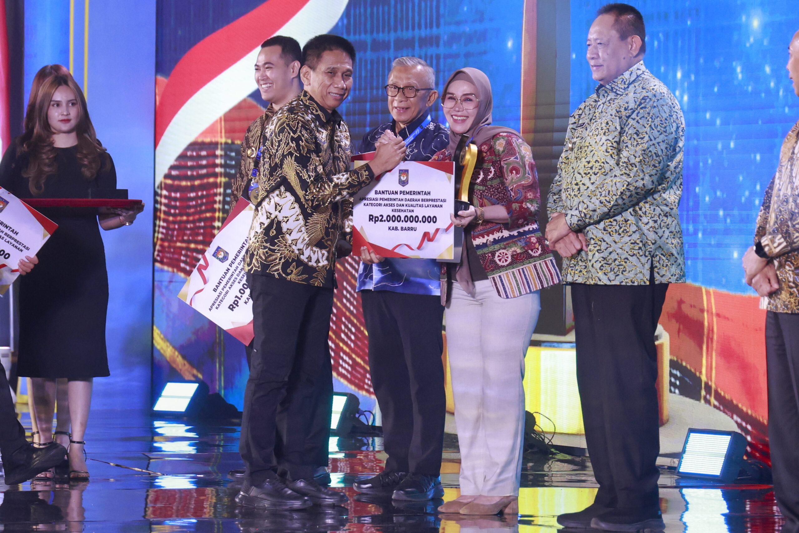 omitmen Bupati Barru Andi Ina Kartika Sari, S.H., M.Si. untuk memastikan masyarakat